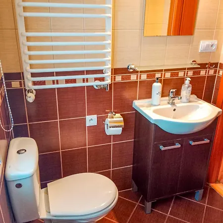 Wynajem Pokoi Goscinnych *